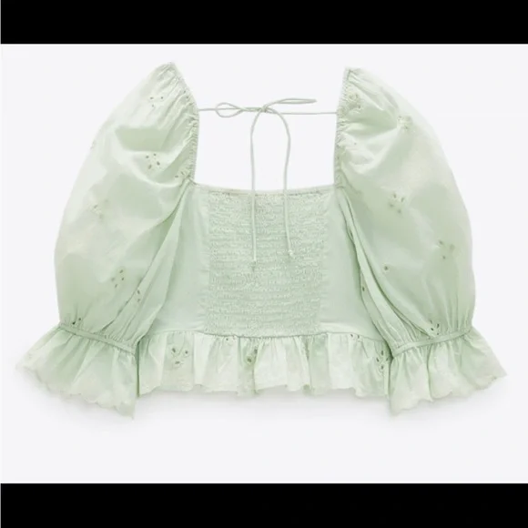 NWT Zara Embroidered Eyelet Blouse Size bloggers fave - Picture 3 of 12